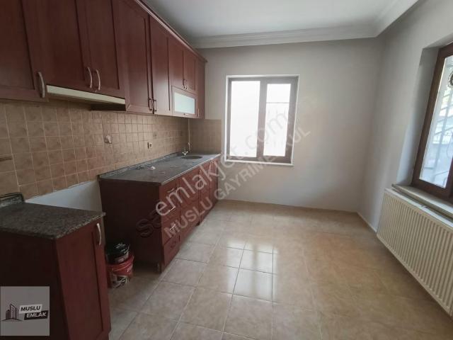 Musludan Ulukavak Anadolu Sokakta Satılık 2+1 Bahçe Katı
