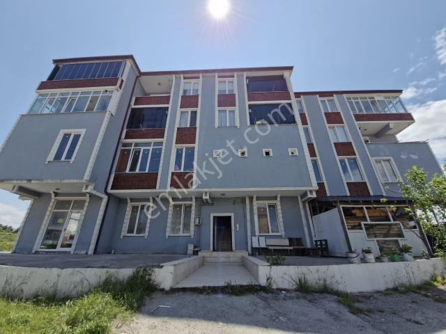 Mutfağı Holde Ana Yola Cephe 2+1 Eşyasız Kiralık Daire