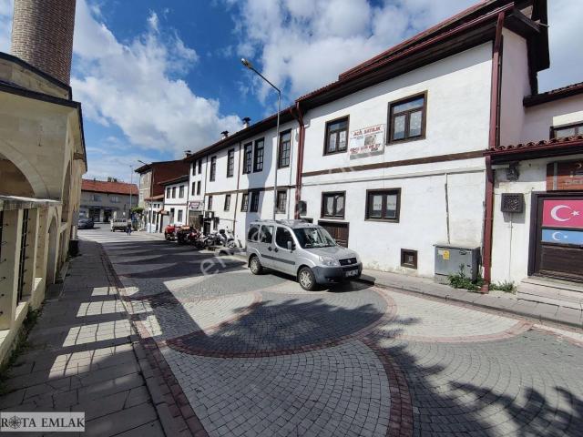 Müthiş Konumda Satılık Konak emlak Komisyonu Yok Acil
