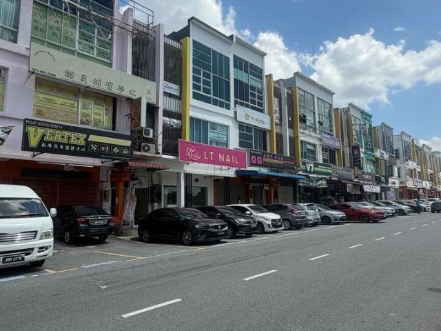 Mutiara Mas / Ground Floor Shop