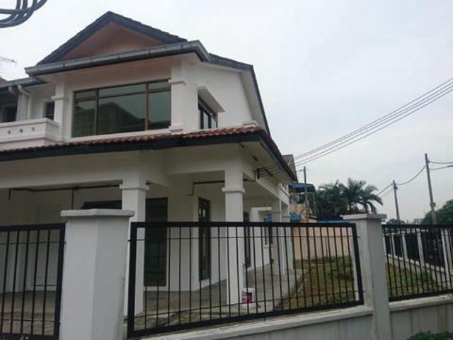 Mutiara Emas Mount Austin 2 storey corner house For Rent
