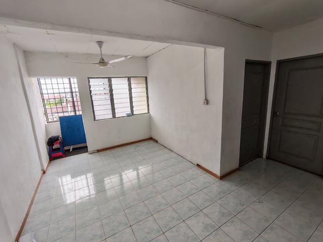 Mutiara Jaya Simpang Ampat Flat 4th Floor 3 Room