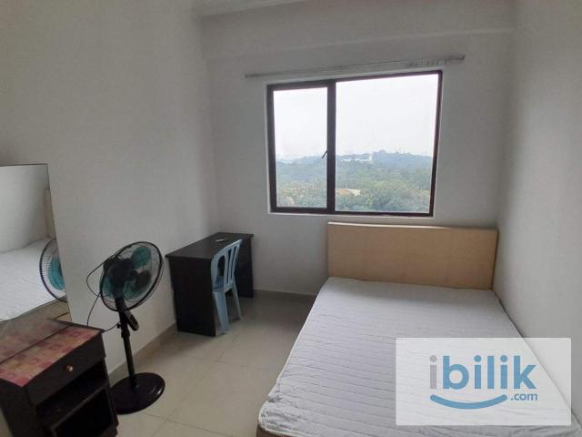 [Mutiara Residency] Mixed Gender UnitMaster Room Private Bathroom