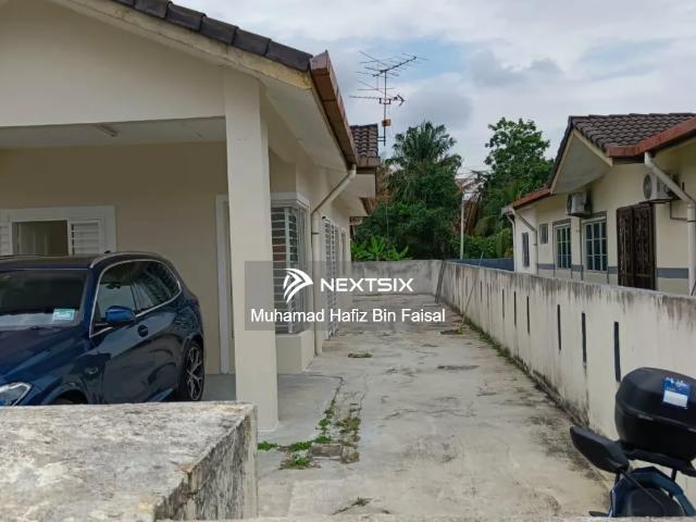 Mutiara Rini Double Storey 4 Bedroom 3 Bathroom 22x70 Freehold Non Bumi Lot