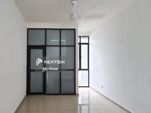 Mutiara rini hot pick! Prime JB location, established township, near schools, shops & eateries. Easy access to major highways & Second Link. Great for own stay + investment!