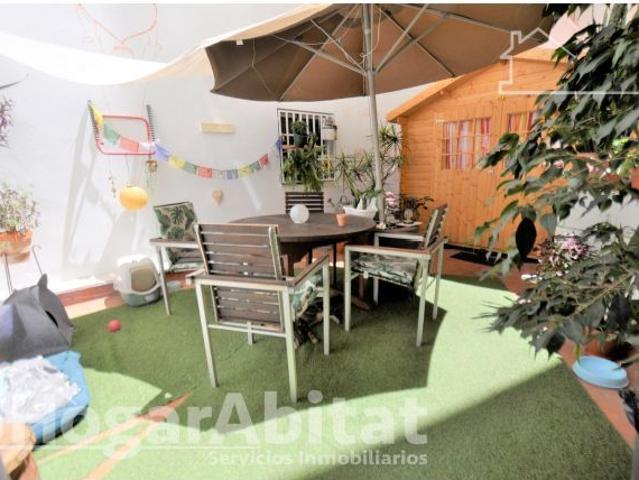 MUY AMPLIO, MODERNO E IMPECABLE CON TERRAZA Y ASCENSOR