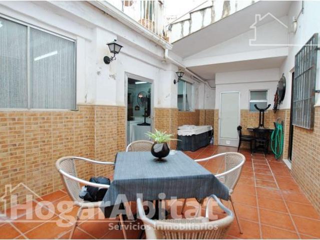 MUY AMPLIO CON TERRAZA Y GARAJE