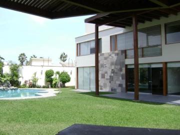 MUY BUENA CASA EN VENTA EN LA URB. CAMACHO LA MOLINA PRECIO FIJO