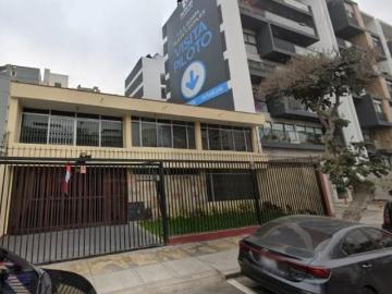 Muy buena casa en venta en Miraflores Ideal para proyecto o para vivir