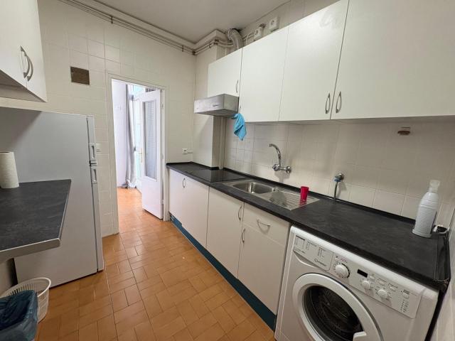Muy soleado, 4 habitaciones súper rentable para alquiler por habitaciones