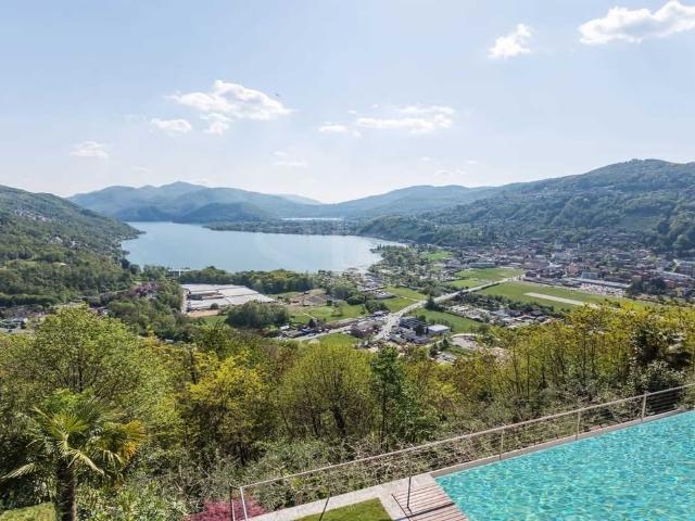 Muzzano Villa mit Seeblick und Pool