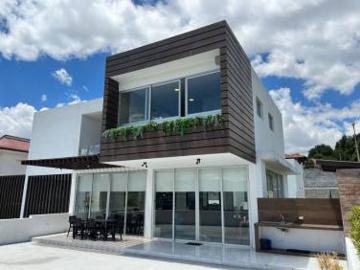 MV Valle de los Chillos Cashapamba, En Venta Casa de Lujo 3D 439 M2 en Urbanizacion Privada