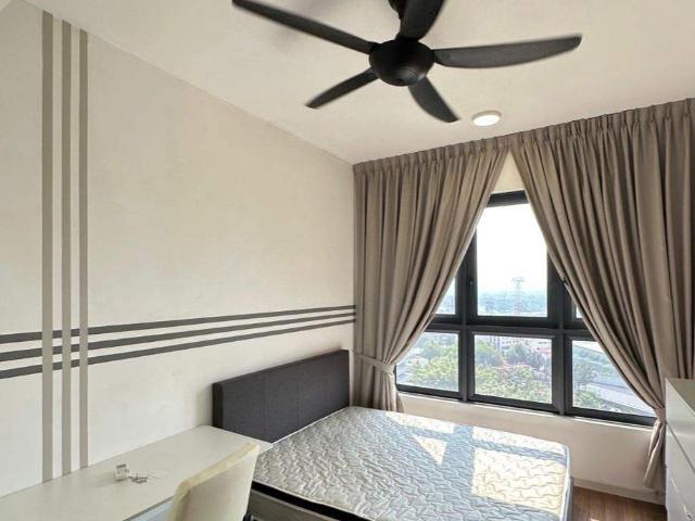 Mvertica Mix Unit Master Room for Rent