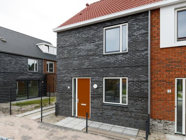 MVGM Te huur: Eksteenfontein 10, amsterdam zuidoost
