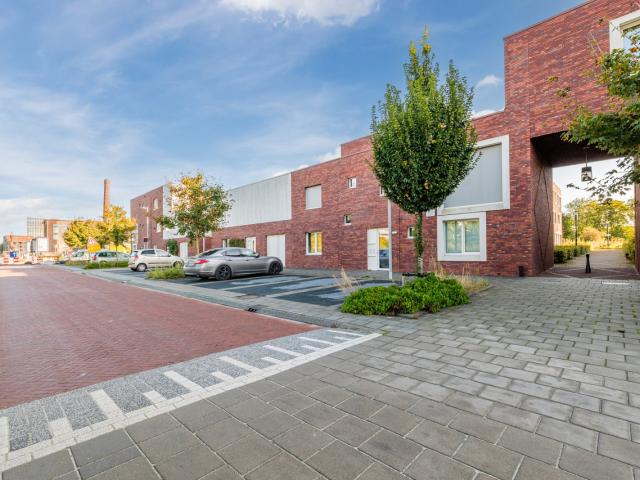 MVGM Te huur: Friesestraatweg 205 8, groningen