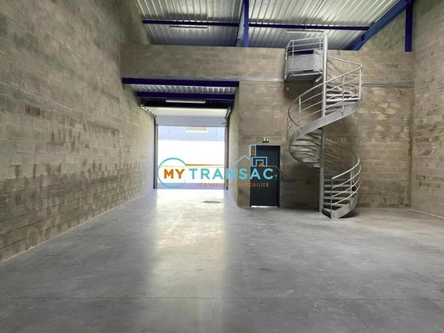 My transac vous propose à la location des locaux d'activité de 240m² à 480m² sur la commune de courtry