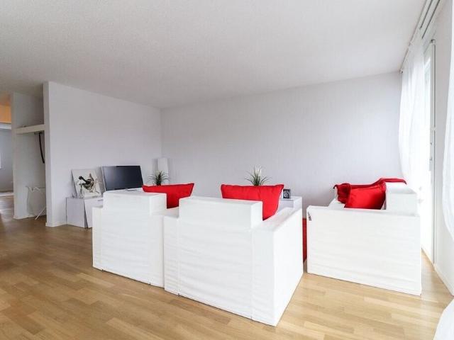 My new home on the ground floor! 1st month FREE!