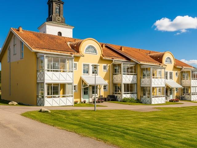 Mysig tvåa en trappa upp, med inglasad balkong AB Hem
