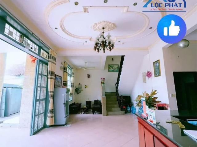 N16 Bán Khách Sạn 1 trệt 2 lầu tại Phường Hóa An TP Biên Hòa dt 800m2 giá 30 tỷ