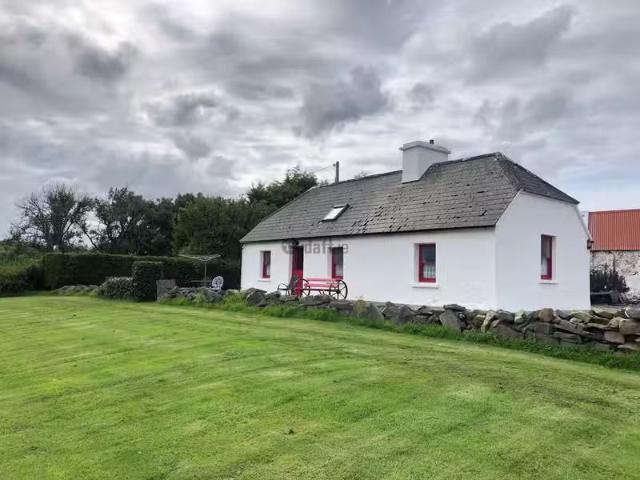 N68 1790, Lissycasey, Co. Clare is for rent