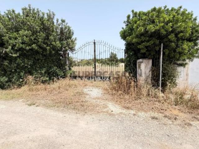 Não urbanizável em Pechão