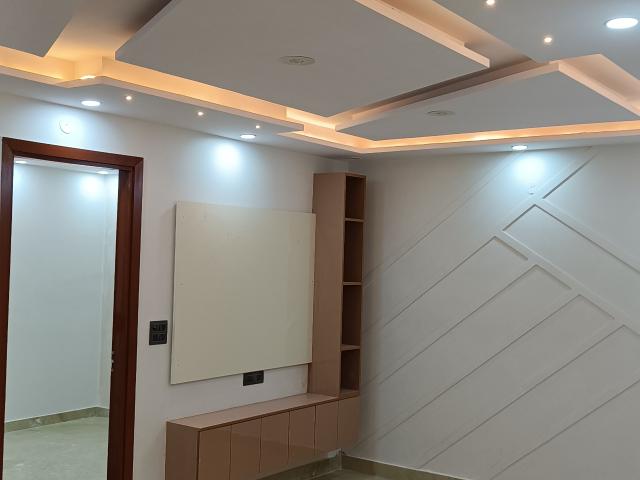 N G Realtors 3 Bedroom 107 Sq. Yd. Builder Floor in Mahavir Enclave Delhi Listing ID: #8831