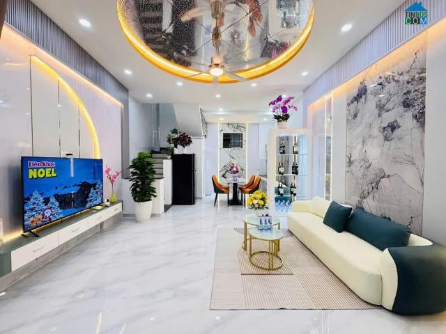 Nếu bạn đang tìm một căn nhà mặt tiền vừa ở vừa kinh doanh trong khu vực dân cư đông, thì căn