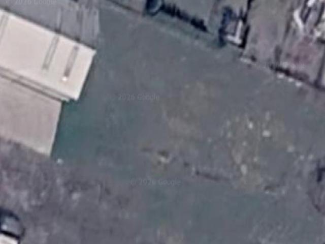 Na wynajem plac 2500 m² z biurem i mediami w Regułach