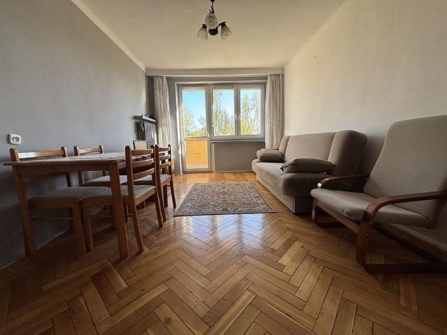 Na wynajem 2 ustawne pokoje z balkonem