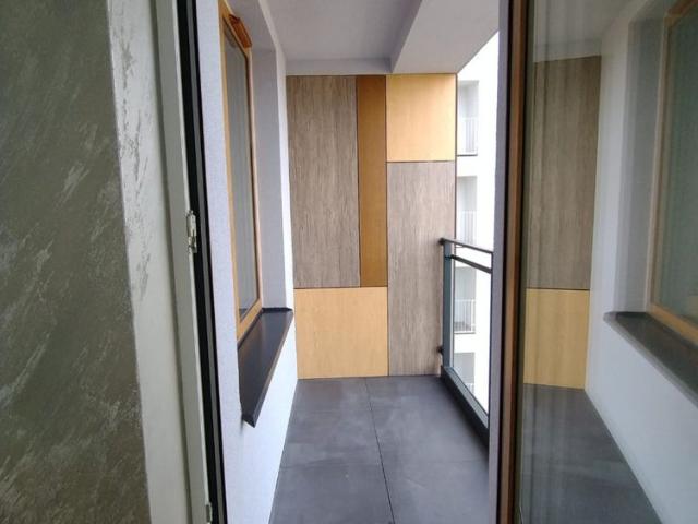 Na wynajem 47m2 z widokiem, klimatyzacja Praga FSO