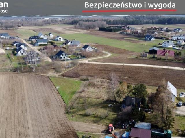 Na Osiedlu Domów 1 000 m², Przyjaźń
