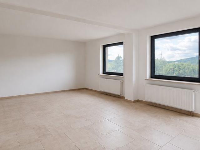 Na sprzedaż przestronny dom 500 m² pod hotel lub siedzibę firmy