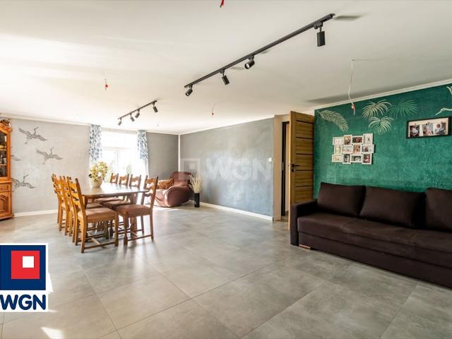 Na sprzedaż przestronny dom 168 m² z dużą działką 1200 m² w Rychlikach
