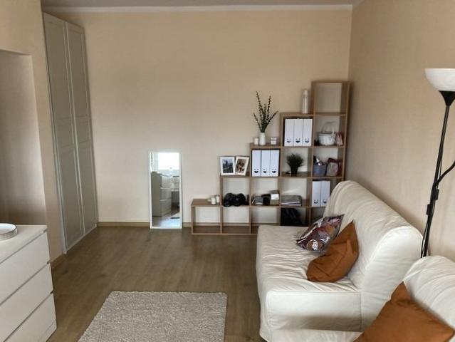 Przestronne 27 m² mieszkanie z widokiem na Powiśle