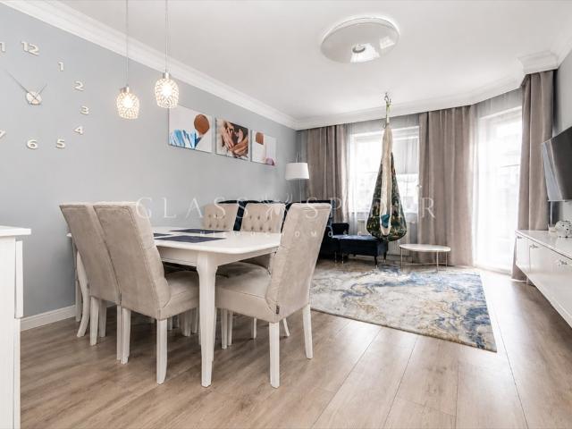 Na sprzedaż przestronne 3 pokojowe mieszkanie 70,1 m² w Markach