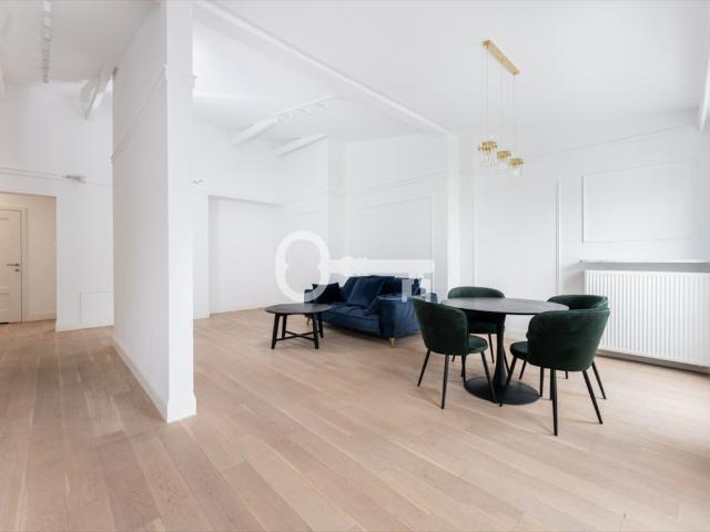 Na sprzedaż przestronne 86 m² w odrestaurowanej kamienicy