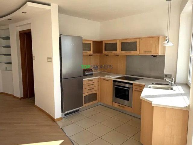 Na sprzedaż przestronne 87 m² mieszkanie z balkonem w Warszawie