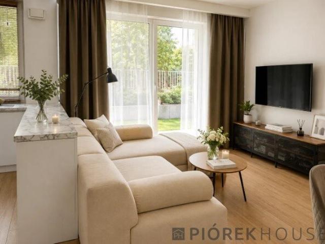 Na sprzedaż 3 pokojowe mieszkanie z ogrodem 80 m² w Warszawie