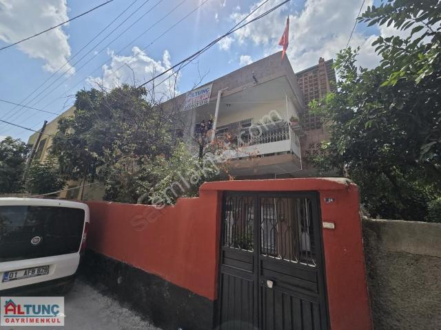 Namık Kemal'de 2 Katlı 3+1 176 M2 Arsa Paylı Mükemmel Konumda