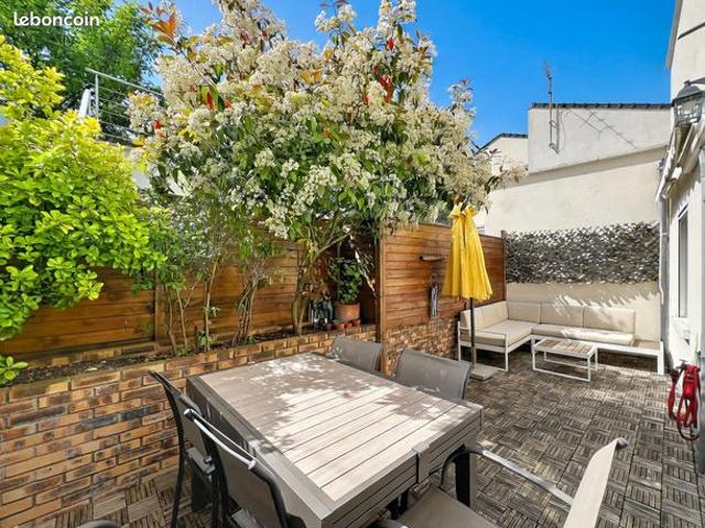 Nanterre 4 pièces 3 chambres clim réversible terrasse et Rooftop parking