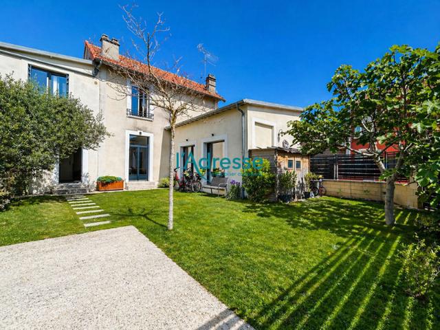NANTERRE VIEUX PONT MAISON DE CHARME 124 M², JARDIN PLEIN SUD, POTENTIEL D'EXTENSION