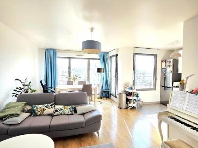 Nanterre Appartement 4 pièces et 3 Chambres – Dernier étage avec terrasse, Parking et cave en sous sol