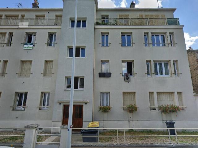 Nanterre: Appartement 3 pièces de 50 m2 à renover