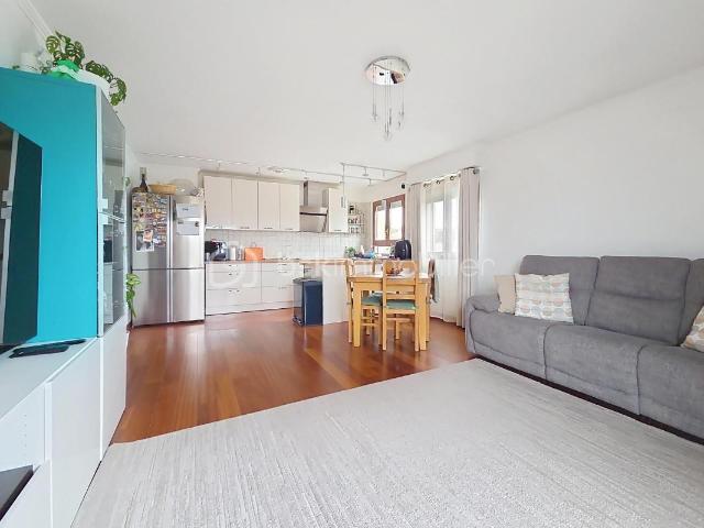 NANTERRE BAS MONT VALERIEN 3 PIECES AVEC TERRASSE PARKING ET CAVE
