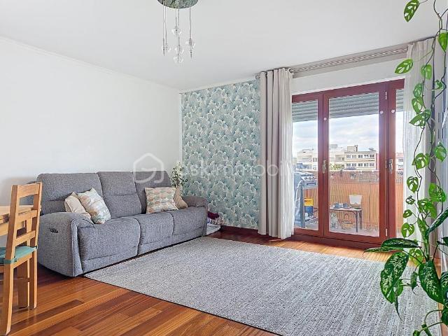 NANTERRE BAS MONT VALERIEN Appartement 3 pièces avec balcon parking et cave
