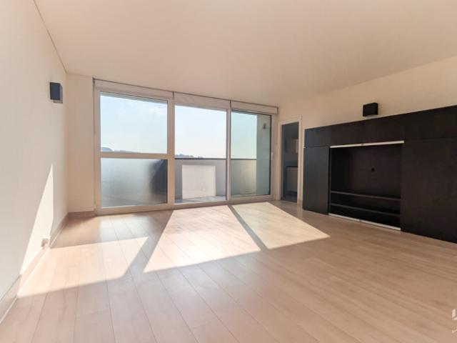 Nanterre · Plateau Mont Valérien 4 pièces 82 m2 · Dernier