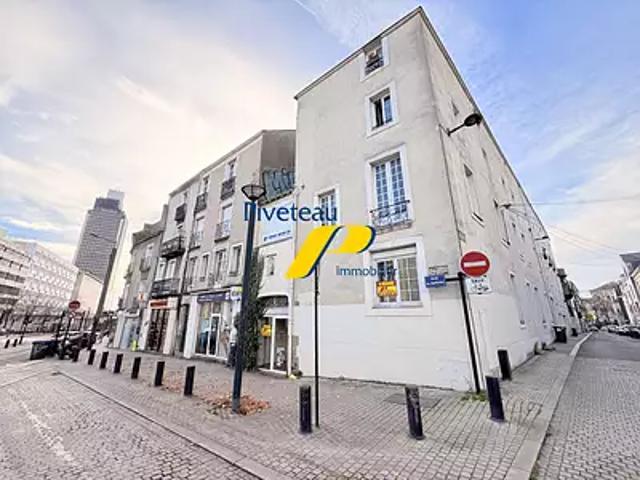 Nantes 44000 Achat / Vente divers 10 pièces