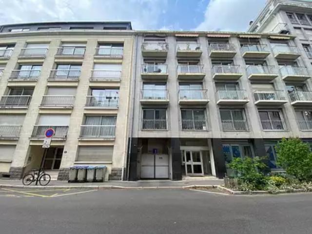Nantes 44000 Location parking au dernier étage