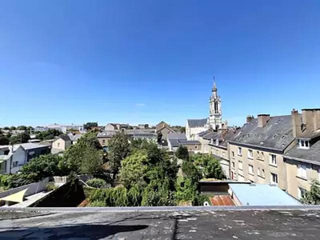 Nantes 44100 Achat / Vente appartement 1 pièce t1 au dernier étage cave