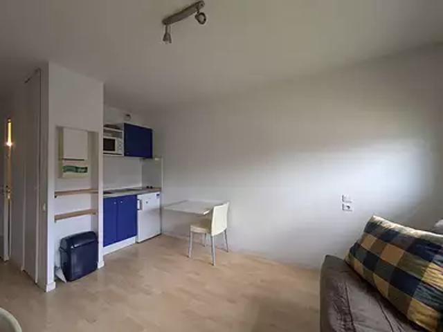 Nantes 44100 Location appartement 1 pièce t1 au dernier étage